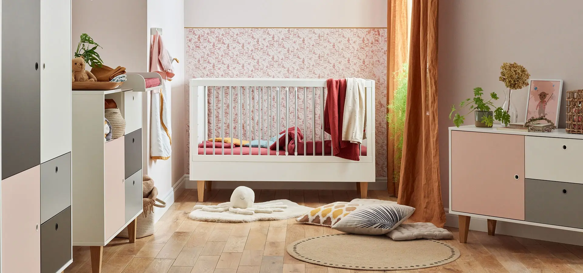 Möbelserie Concept Baby für Babyzimmer – farbige Fronten zur Auswahl